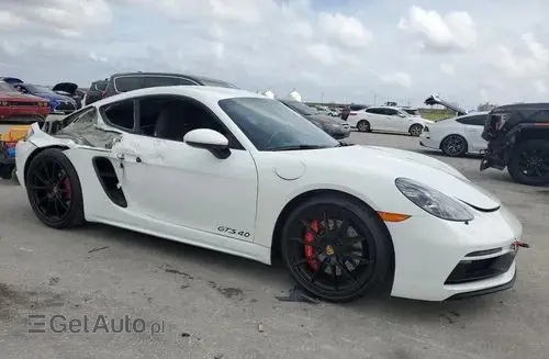 PORSCHE 718 Cayman 