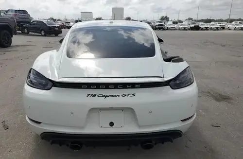 PORSCHE 718 Cayman 