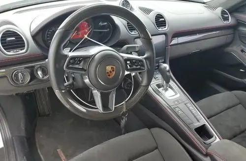 PORSCHE 718 Cayman 