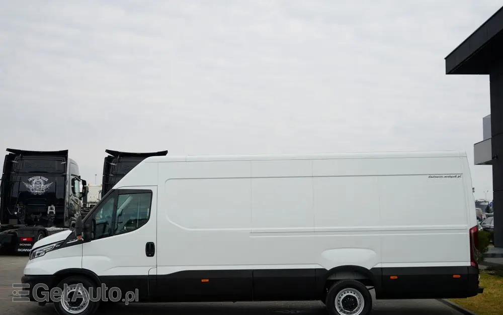 IVECO DAILY 35-180 / BLASZAK  4,7 m / FURGON / HI-MATIC / SPROWADZONY 