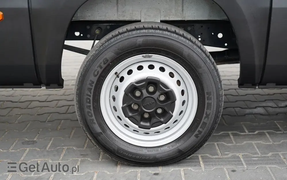 IVECO DAILY 35-180 / BLASZAK  4,7 m / FURGON / HI-MATIC / SPROWADZONY 