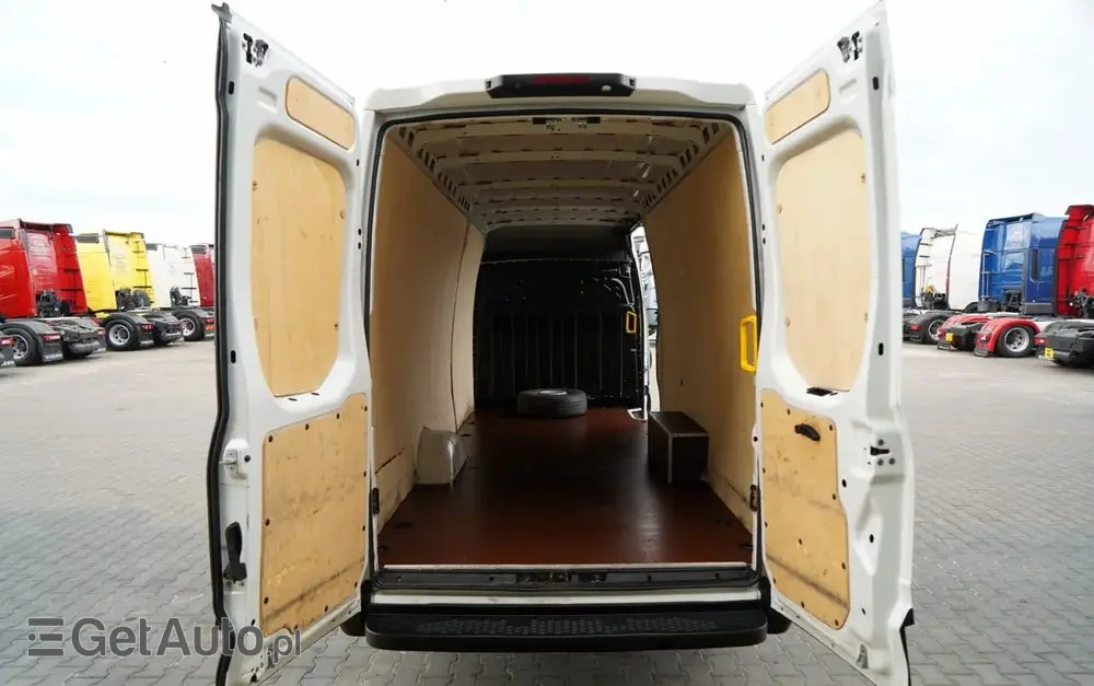 IVECO DAILY 35-180 / BLASZAK  4,7 m / FURGON / HI-MATIC / SPROWADZONY 