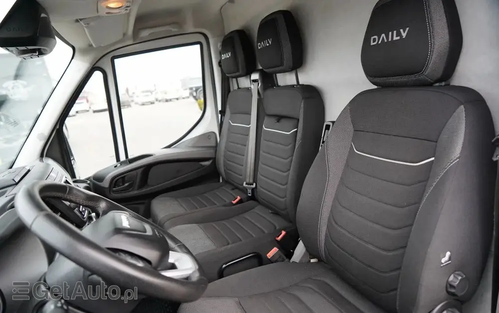 IVECO DAILY 35-180 / BLASZAK  4,7 m / FURGON / HI-MATIC / SPROWADZONY 