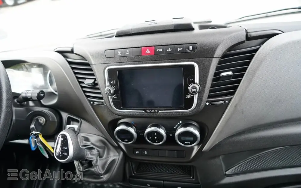 IVECO DAILY 35-180 / BLASZAK  4,7 m / FURGON / HI-MATIC / SPROWADZONY 