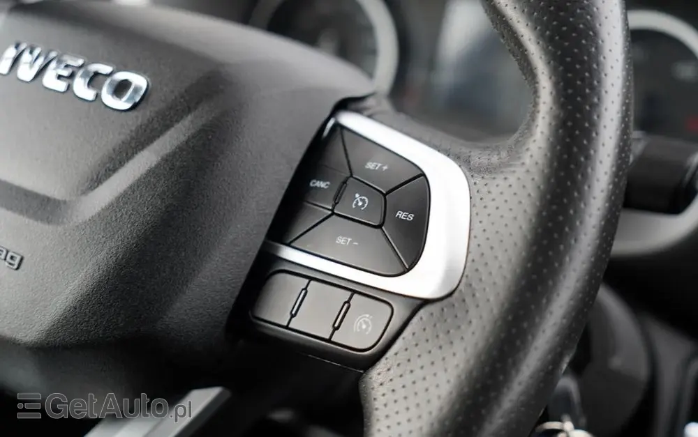 IVECO DAILY 35-180 / BLASZAK  4,7 m / FURGON / HI-MATIC / SPROWADZONY 