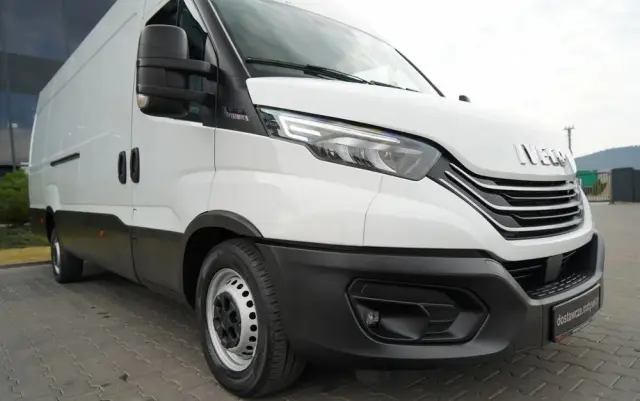 IVECO DAILY 35-180 / BLASZAK  4,7 m / FURGON / HI-MATIC / SPROWADZONY 