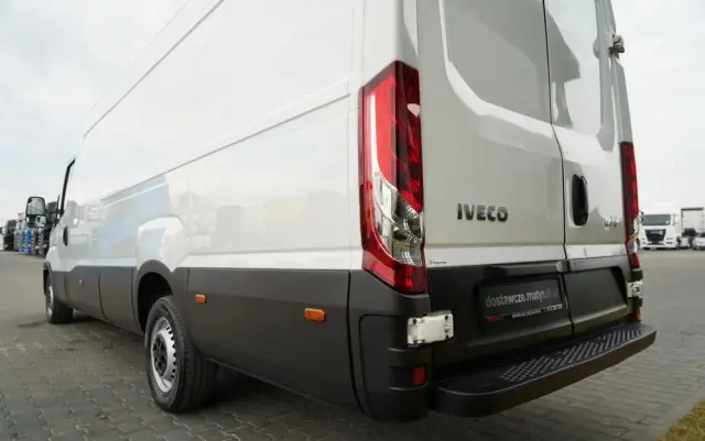 IVECO DAILY 35-180 / BLASZAK  4,7 m / FURGON / HI-MATIC / SPROWADZONY 