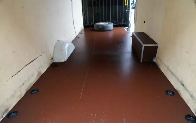 IVECO DAILY 35-180 / BLASZAK  4,7 m / FURGON / HI-MATIC / SPROWADZONY 