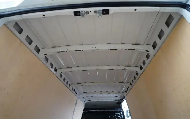 IVECO DAILY 35-180 / BLASZAK  4,7 m / FURGON / HI-MATIC / SPROWADZONY 