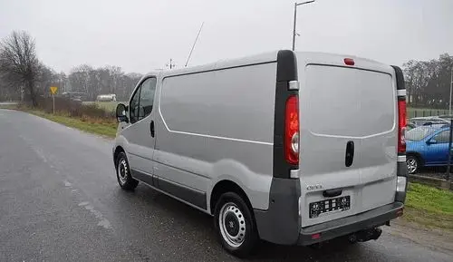 OPEL Vivaro 