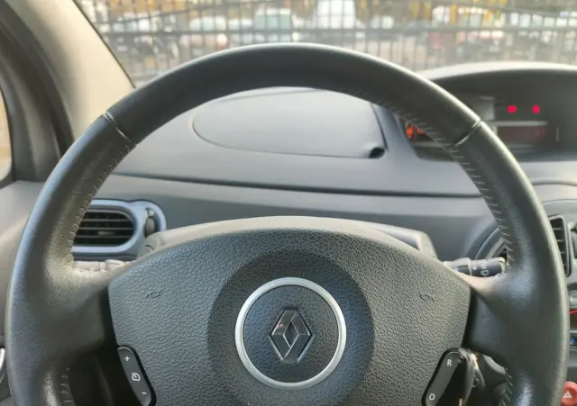 RENAULT Modus Grand 1.2 16V TCE Dynamique