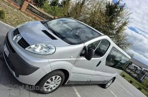 RENAULT Trafic 
