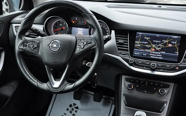 OPEL Astra 1.4 Turbo Innovation