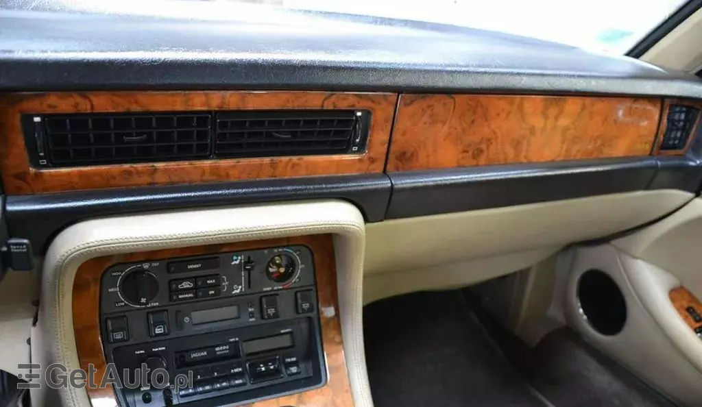 JAGUAR Xj 