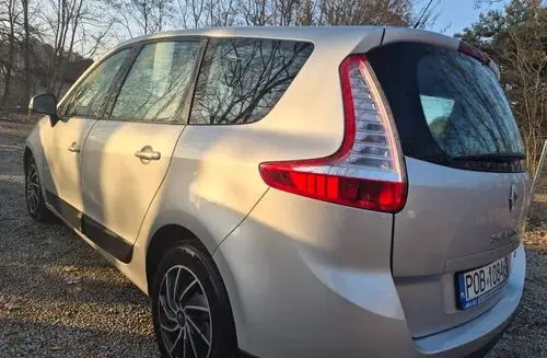 RENAULT Grand Scenic 