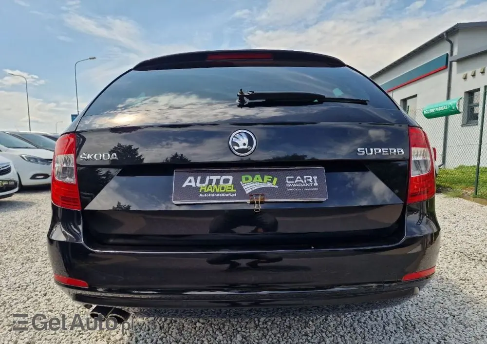 SKODA Superb 