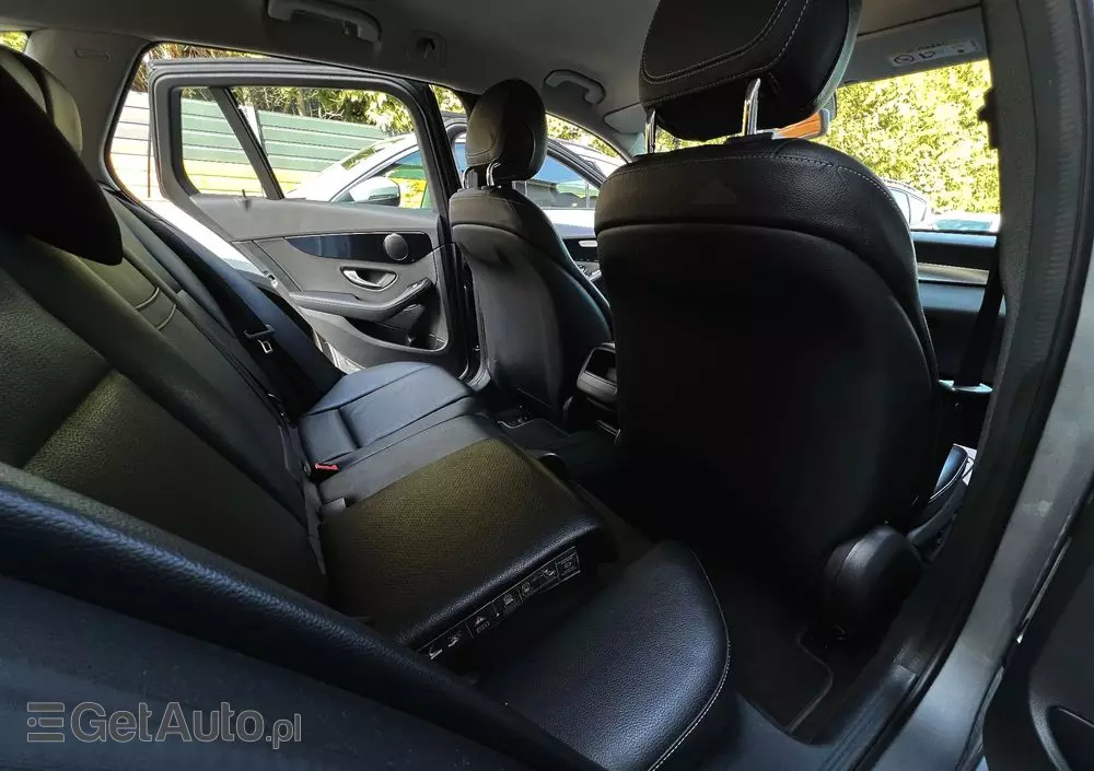 MERCEDES-BENZ Klasa C 200 7G-TRONIC