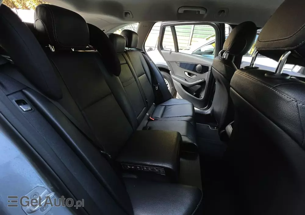 MERCEDES-BENZ Klasa C 200 7G-TRONIC
