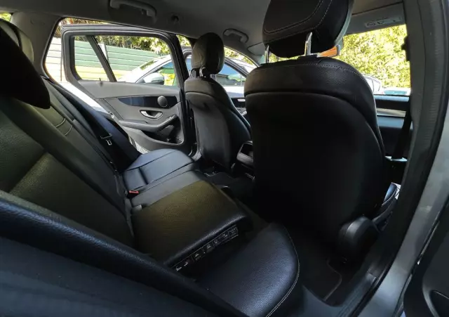 MERCEDES-BENZ Klasa C 200 7G-TRONIC