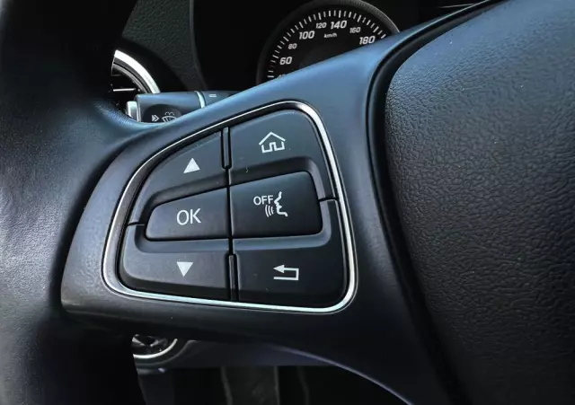 MERCEDES-BENZ Klasa C 200 7G-TRONIC