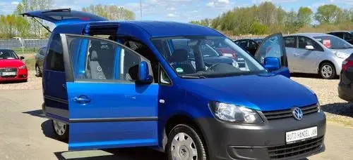 VOLKSWAGEN Caddy 