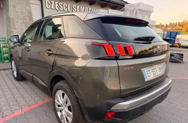 PEUGEOT 3008 