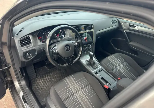 VOLKSWAGEN Golf 1.6 TDI BMT Highline DSG