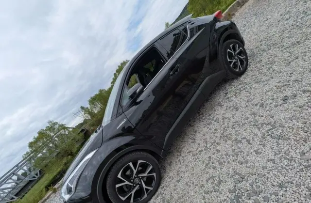 TOYOTA C-HR 