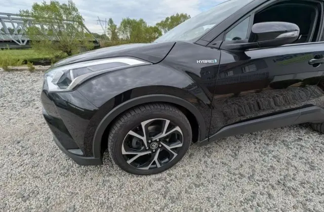 TOYOTA C-HR 