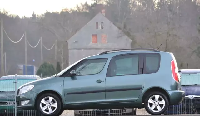 SKODA Roomster 