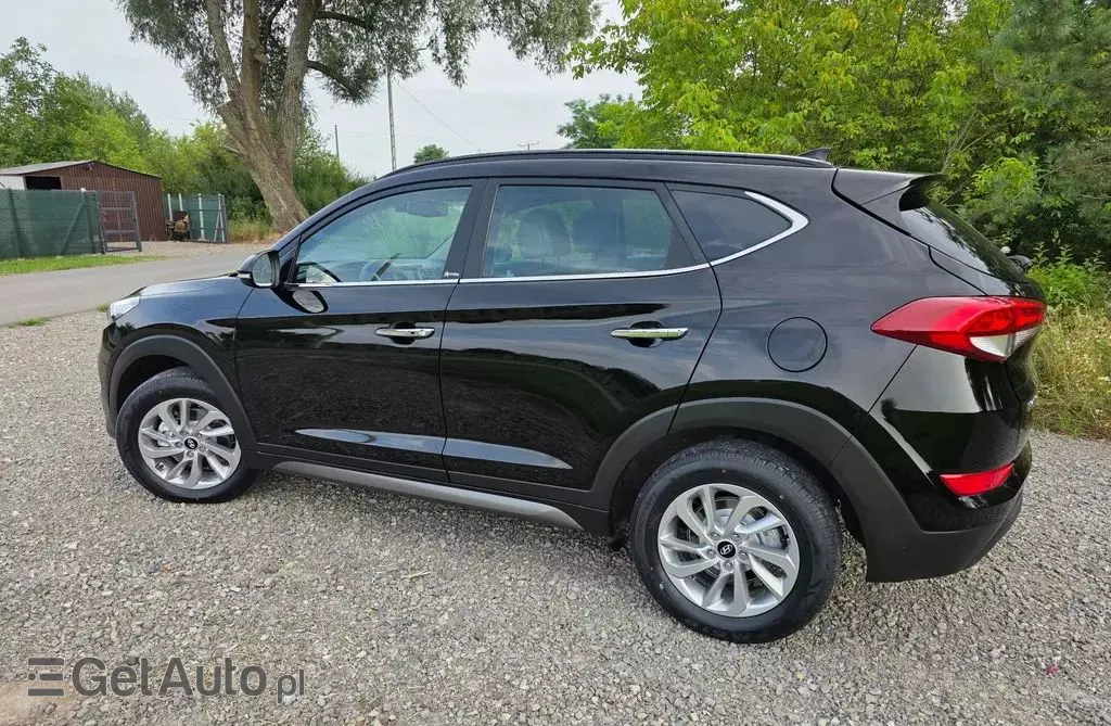 HYUNDAI Tucson 