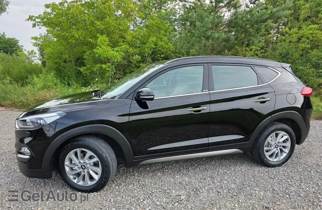 HYUNDAI Tucson 