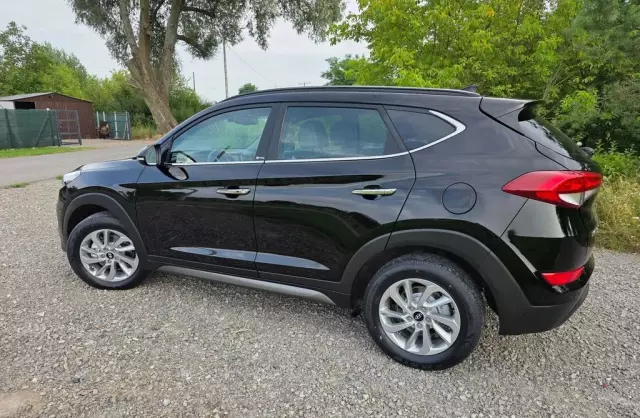 HYUNDAI Tucson 