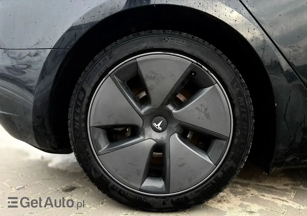 TESLA Model 3 Langstreckenbatterie Allradantrieb Dual Motor