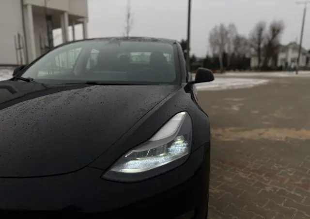 TESLA Model 3 Langstreckenbatterie Allradantrieb Dual Motor