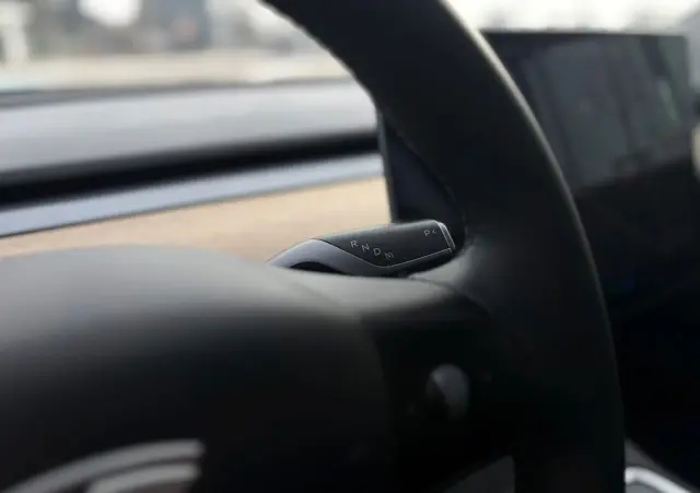 TESLA Model 3 Langstreckenbatterie Allradantrieb Dual Motor