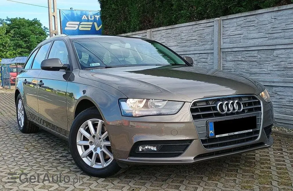AUDI A4 