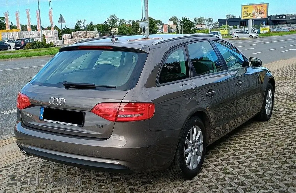 AUDI A4 
