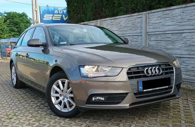 AUDI A4 