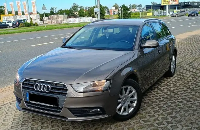 AUDI A4 