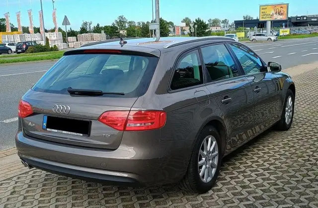 AUDI A4 