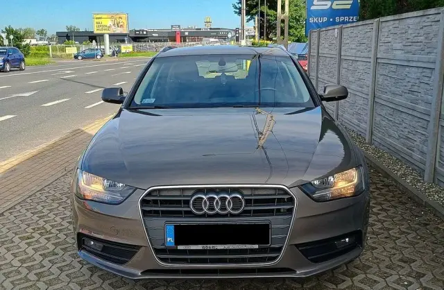 AUDI A4 