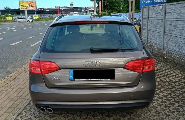 AUDI A4 