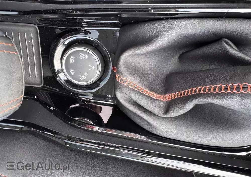 PEUGEOT 2008 1.2 Pure Tech Style S&S