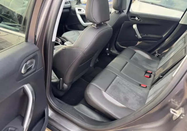 PEUGEOT 2008 1.2 Pure Tech Style S&S