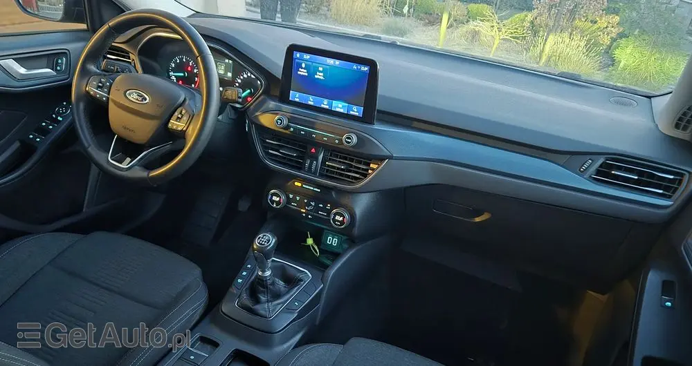 FORD Focus Ver-1-0-ecoboost-mhev-active-x