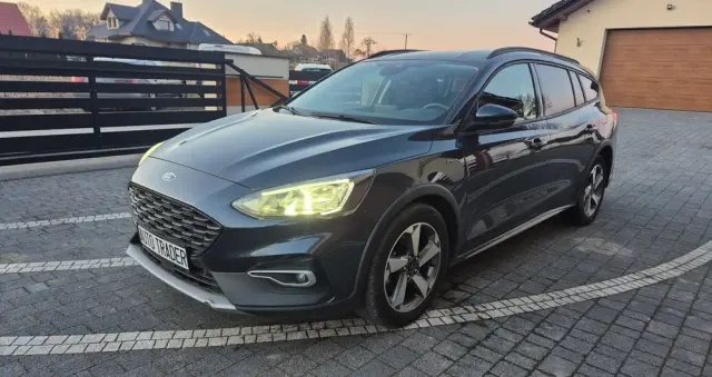 FORD Focus Ver-1-0-ecoboost-mhev-active-x