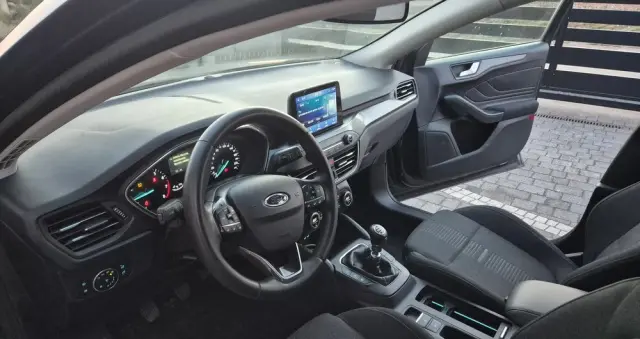 FORD Focus Ver-1-0-ecoboost-mhev-active-x