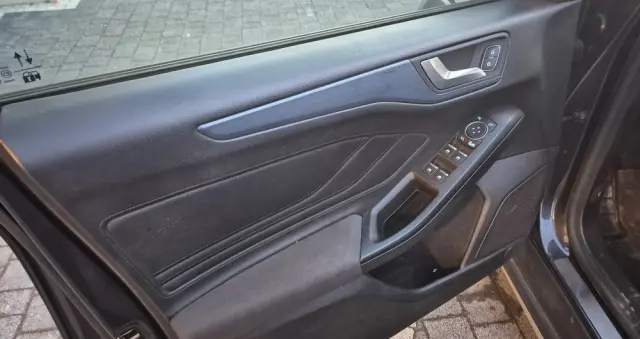 FORD Focus Ver-1-0-ecoboost-mhev-active-x