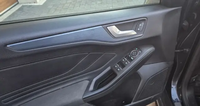 FORD Focus Ver-1-0-ecoboost-mhev-active-x